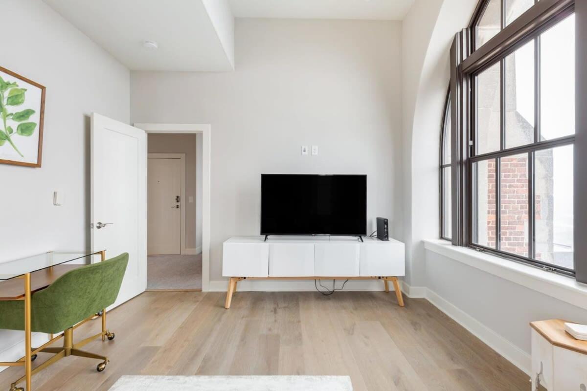 2B 2Ba Luxury Downtown Suite Rooftop Deck & Gym Baltimora Esterno foto